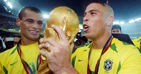 World Cup 2002 và sự tái sinh của Ronaldo