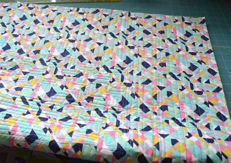 she can quilt: Quilt Binding Tutorial - hand and machine stitched