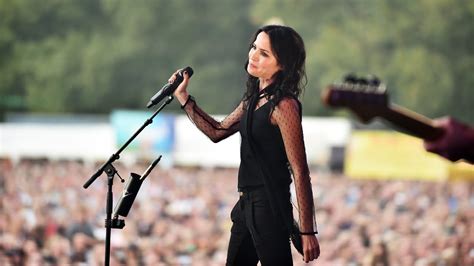 The Corrs - Breathless (Radio 2 Live in Hyde Park 2015) - YouTube