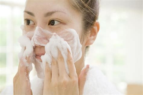 The Benefits of Using Soap for Skin Problems - Health And Social Arena