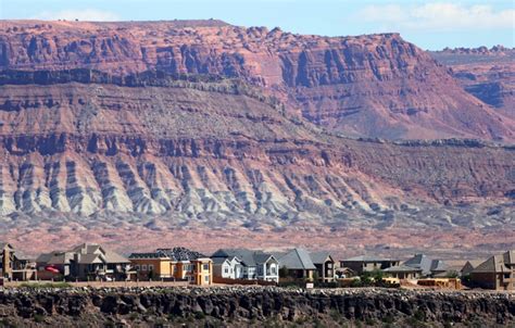 St. George, Utah, Is Booming, and Guzzling Water - Bloomberg