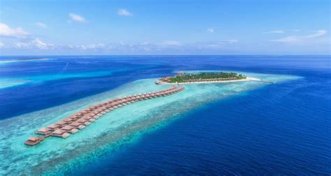 Couples discover a haven at Hurawalhi Island Resort in the Maldives ...