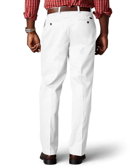 Dockers Cotton D3 Classic Fit Signature Khaki Pleated Pants in White for Men - Lyst