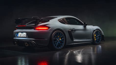 Behold: the new 493bhp Porsche 718 Cayman GT4 RS | Top Gear