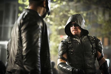 'Arrow' Goes Nuclear in Extended Season 4 Finale Trailer