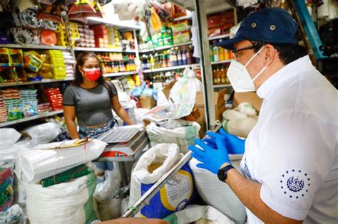 Defensoría del Consumidor realiza verificación de precios en mercado central de San Salvador ...