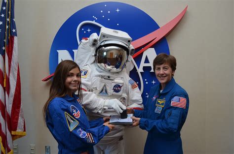 Louisiana teen Alyssa Carson planning to become first NASA astronaut on Mars - CBS News