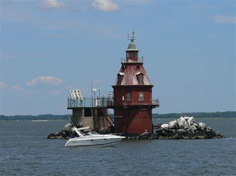 Ship John Shoal Lighthouse with a boat passing by 184 | Flickr