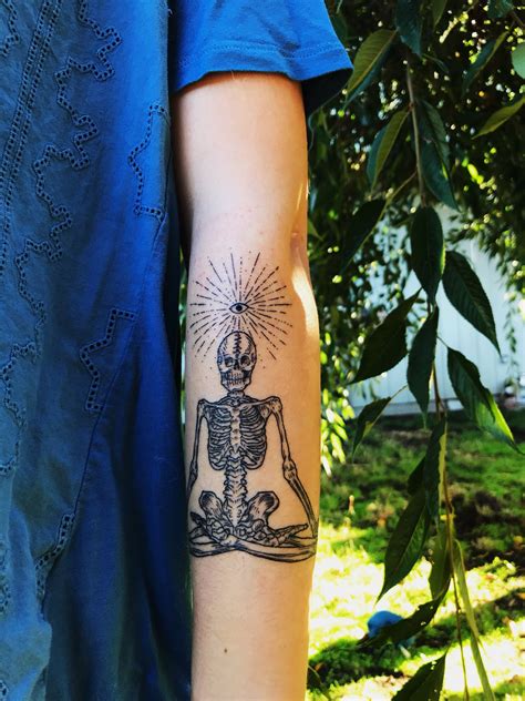 #tattoo #skeletons #meditation | Hippie tattoo, Simplistic tattoos ...