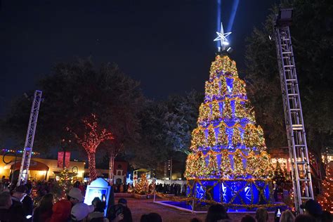 Top 10 Places To See Christmas Lights Near Me