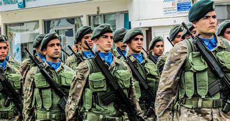 Fotos gratis : persona, gente, soldado, Ejército, desfile, Soldados ...