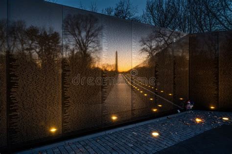 Morning Reflection of the Washington Monument in the Vietnam Veterans ...