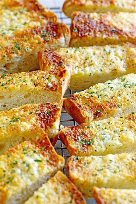 Parmesan Garlic Bread | Easy Delicious Recipes