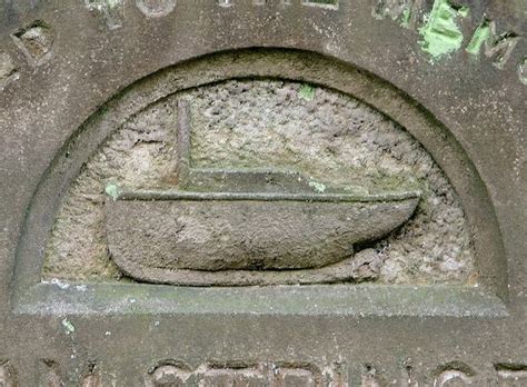 Gravestone symbolism (Broken mast) © Evelyn Simak cc-by-sa/2.0 :: Geograph Britain and Ireland