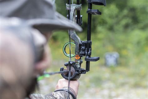 Hunting Tips: How to Use Compound Bow Sights | Gearhunting.com