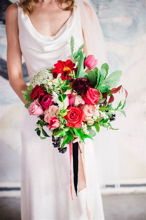 20 Beautiful Wedding Bouquets to Have and to Hold