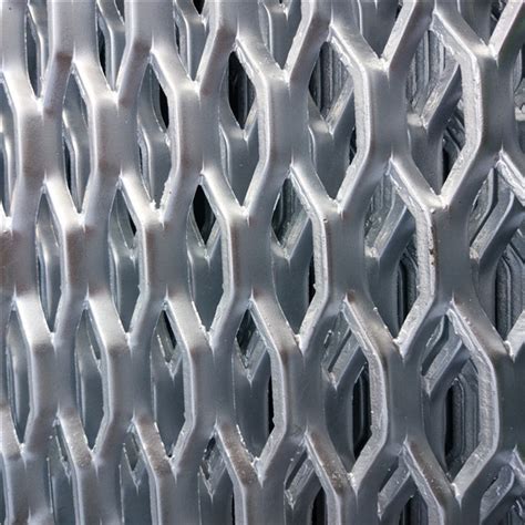 Diamond Shaped Expanded Metal Perforated Steel Screen Mesh Heavy Duty