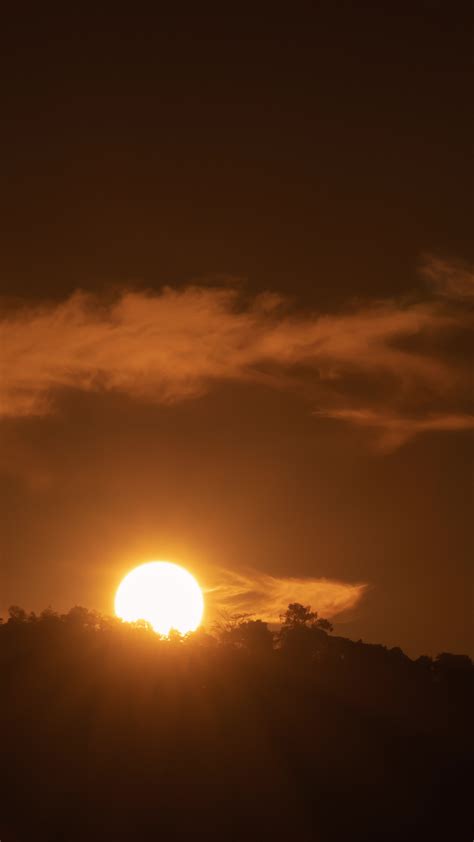 Timelapse of dramatic sunrise with orange sky in a sunny day. 20015739 Stock Video at Vecteezy