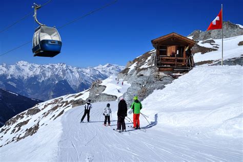 Skiing to Switzerland - 2 routes - Intermediate level