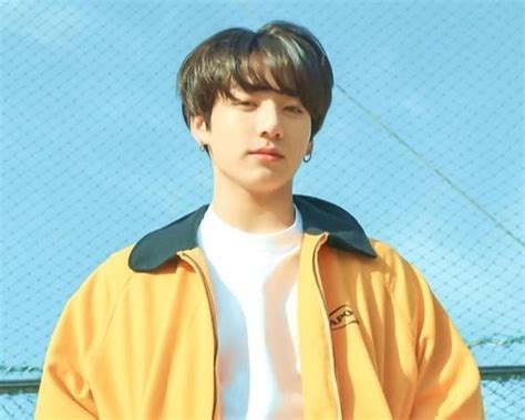 [BTS] JUNGKOOK "EUPHORIA" YELLOW JACKET - Kpop FTW