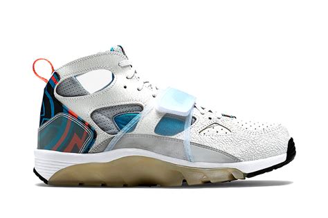 Nike Air Trainer Huarache PRM QS "Super Bowl" | HYPEBEAST