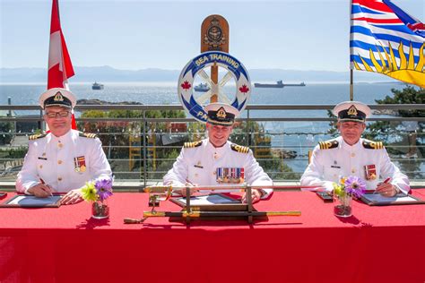 Sea Training Change of Command : Pacific Navy News