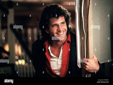 MEL GIBSON, LETHAL WEAPON, 1987 Stock Photo - Alamy