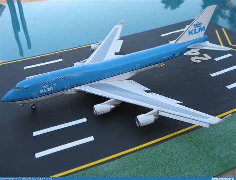 Revell Boeing 747-400 #4150 – Airlinercafe