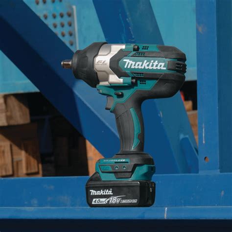 Makita XWT08Z 18V LXT Lithium-Ion Brushless High Torque 1-2 in. Square Drive Impact Wrench (Bare ...