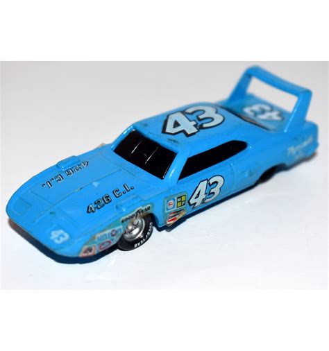 Racing Champions - Richard Petty 1970 Plymouth Superbird - Global Diecast Direct