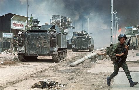 troops-fighting-in-north-saigon - Vietnam War: Tet Offensive Pictures - Vietnam War - HISTORY.com