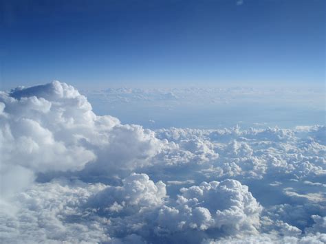 รูปภาพ : ภูมิประเทศ, ขอบฟ้า, เทือกเขา, ตอนกลางวัน, เที่ยวบิน, Cumulus, สันเขา, ยอด, ท้องฟ้าและ ...