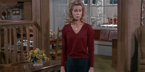 Bewitched: 10 Of Samantha's Best Outfits, Ranked