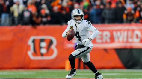 Las Vegas Raiders: Derek Carr's new deal subdues trade noise, allows ...