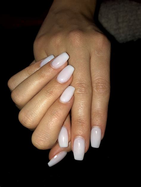 Natural white gel nailart ⚪️ #nailart#gel#gellook#white#nageldesign#nailart#twinza#nails#nägel# ...