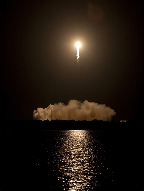 Gallery: SpaceX Dragon Launches on 1st Space Station Cargo Trip (Pictures): Page 2 | Space