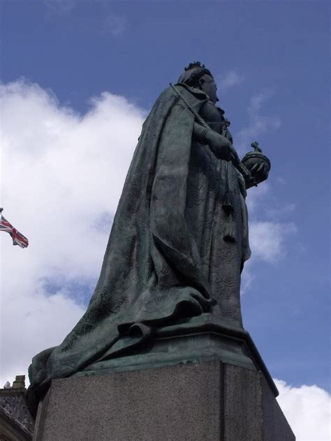 Queen Victoria statue in Victoria Square, Birmingham | Flickr