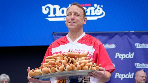 Joey Chestnut wins men's hot dog eating contest after weather delay | Fox News