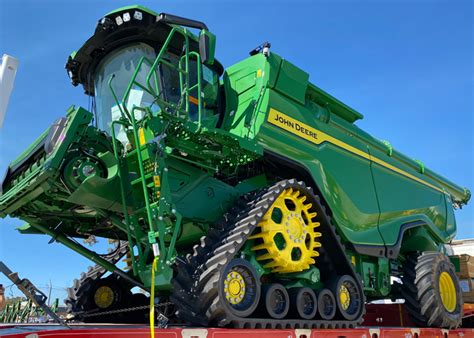 Game changer - The John Deere X9 combine - News