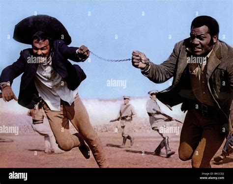 100 RIFLES (1969) BURT REYNOLDS, JIM BROWN 100R 005FOH Stock Photo - Alamy