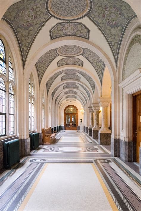 What to know about visiting the Peace Palace in the Hague by a local