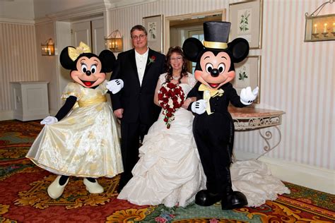 Mickey Mouse And Minnie Mouse Wedding