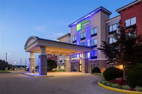 HOLIDAY INN EXPRESS & SUITES FESTUS - SOUTH ST. LOUIS, AN IHG HOTEL $133 ($̶1̶4̶2̶) - Updated ...