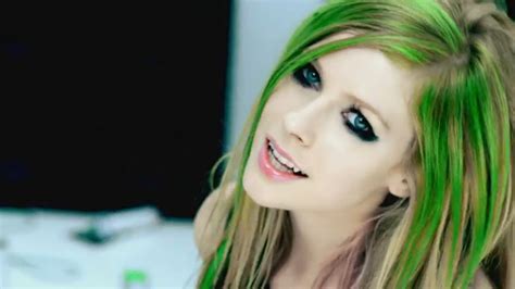 Smile - Avril Lavigne Image (24365854) - Fanpop