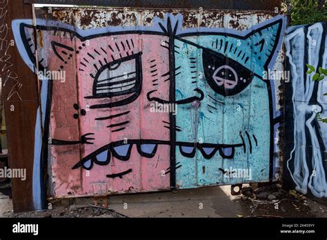 graffiti in alleyway, Albuquerque, New Mexico Stock Photo - Alamy