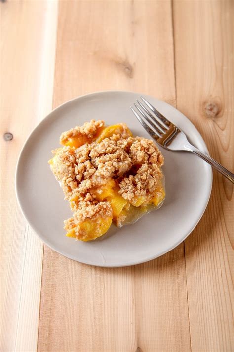 Peach Crumble With a Crunchy Crumb Topping - Baking Beauty