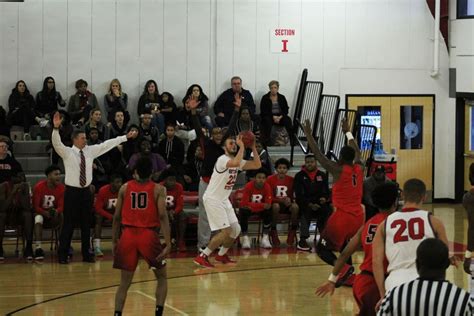 Men’s Basketball Off to Strong Start: Wins Close Game Over Rutgers-Newark 73-66 - The Montclarion