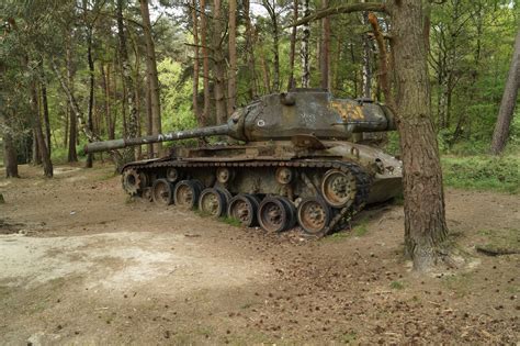 Abandoned Tank in Germany [OC] [1920x1278] : r/AbandonedPorn