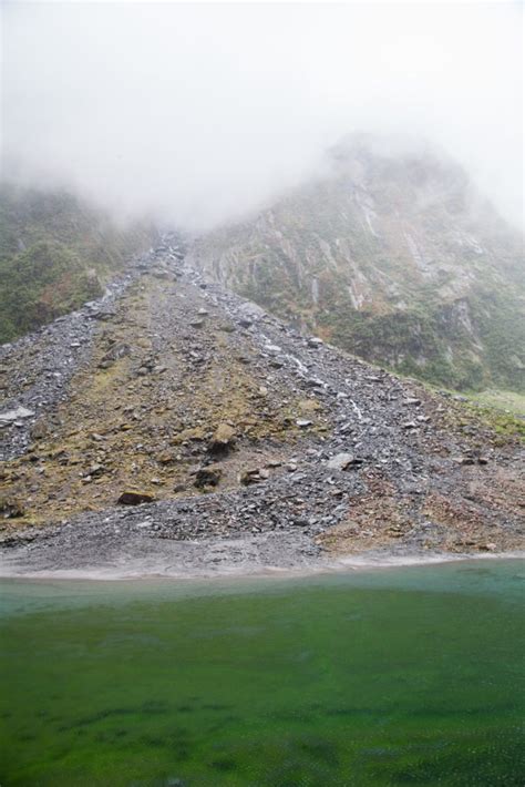 Hiking Fox Glacier, New Zealand - littlegrunts.com