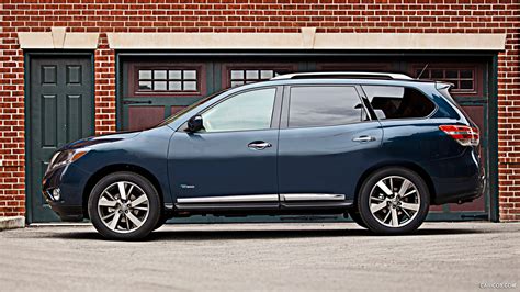 Nissan Pathfinder Hybrid | 2014MY | Side